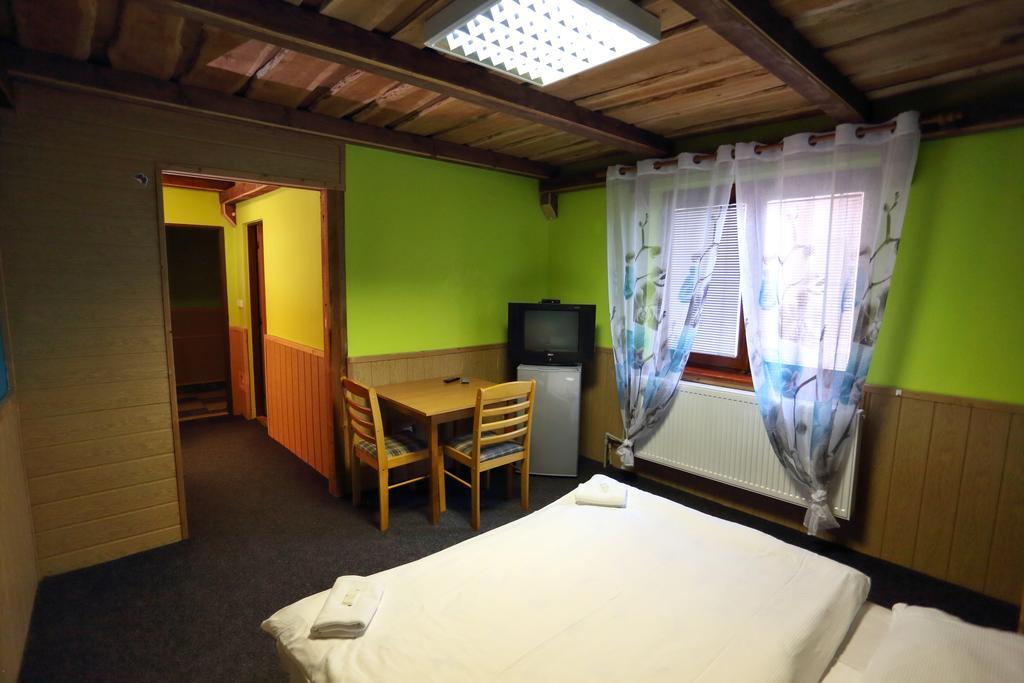 Penzion Satovske Lipy Exterior foto
